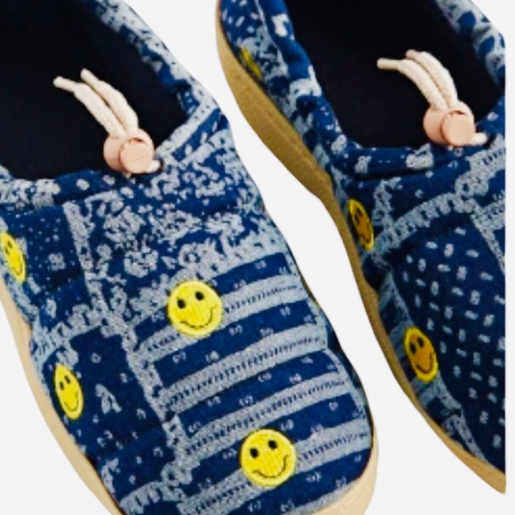Urban Outfitters Smiley Face Emoji Hard-sole Slippers Canvas Shoes Unisex NEW - Picture 4 of 5